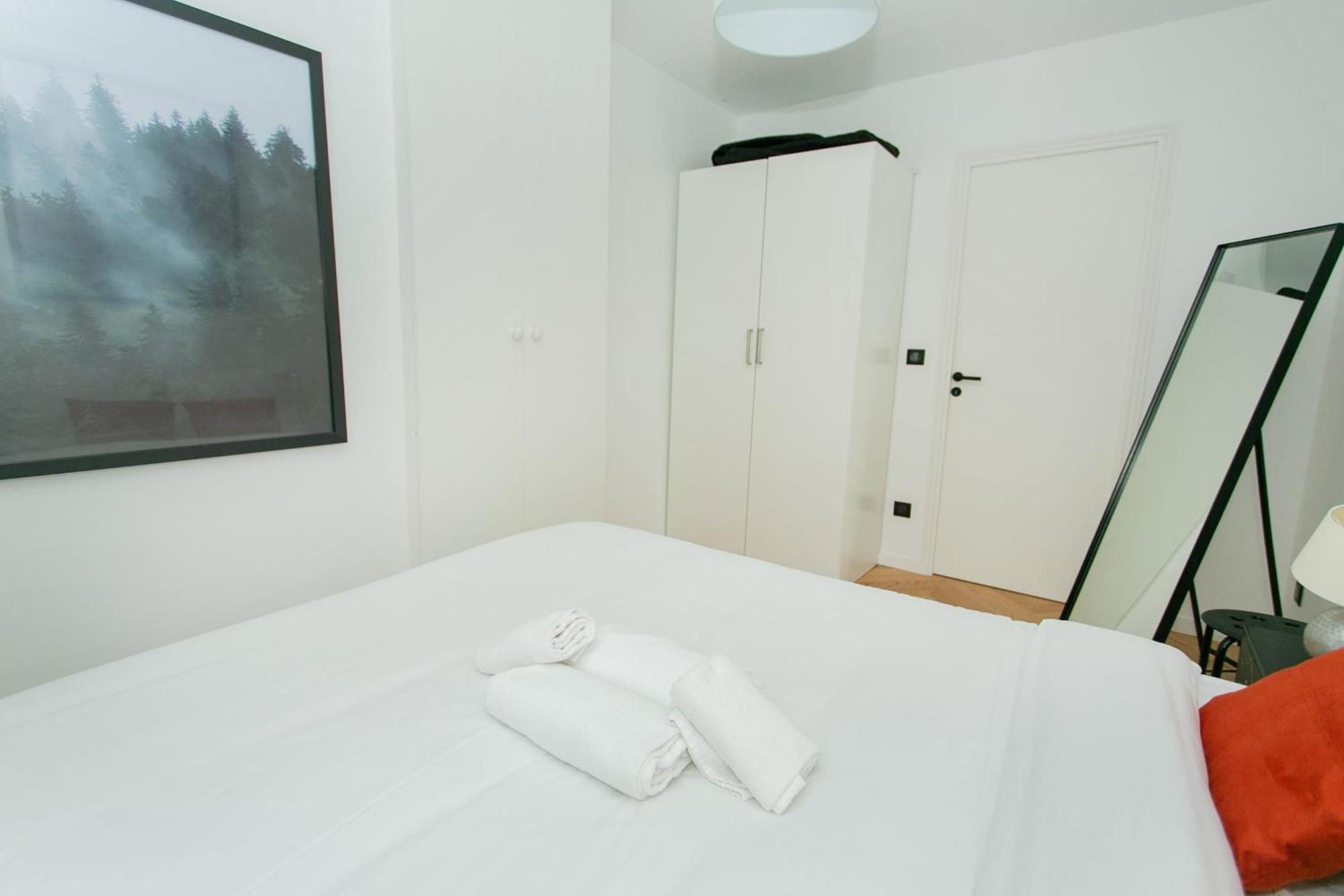 Haussmann - 2Br Near Champs-Elysees - Cityapartmentstay Paris Exteriör bild