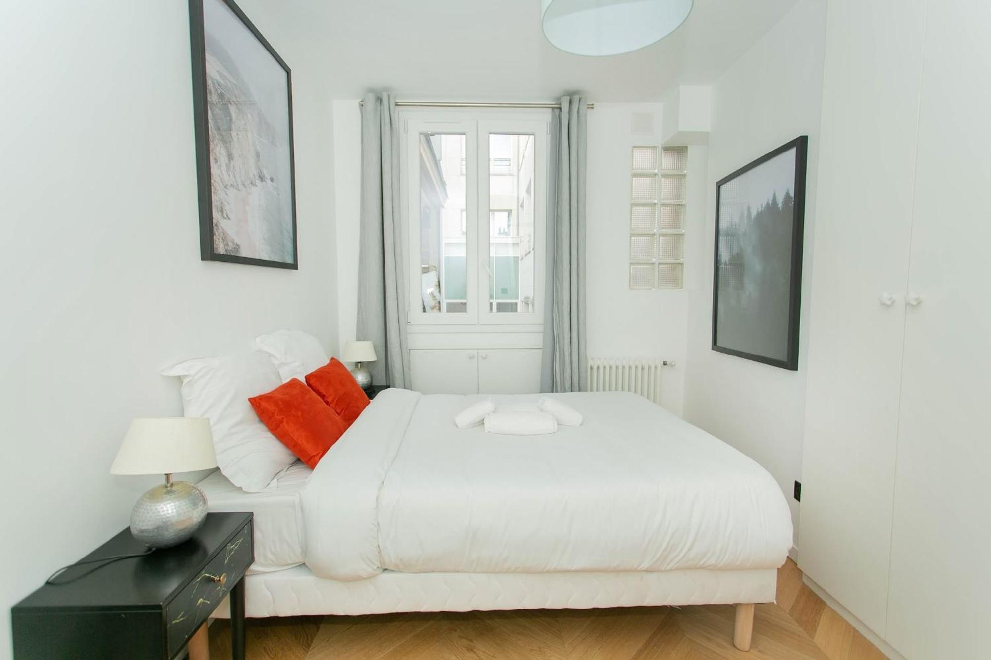 Haussmann - 2Br Near Champs-Elysees - Cityapartmentstay Paris Exteriör bild