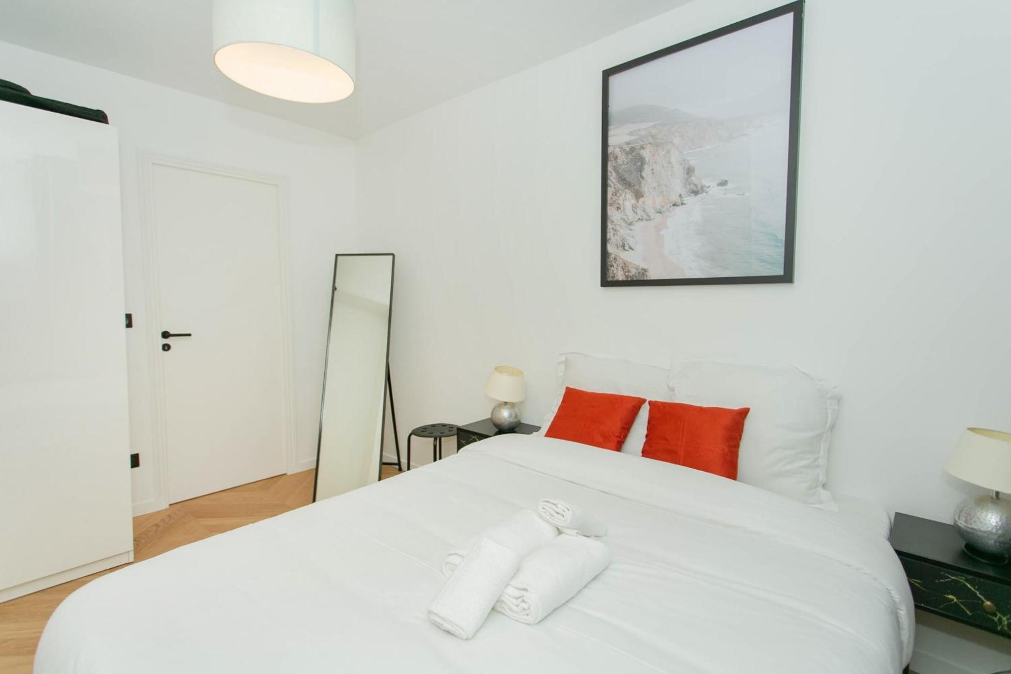 Haussmann - 2Br Near Champs-Elysees - Cityapartmentstay Paris Exteriör bild