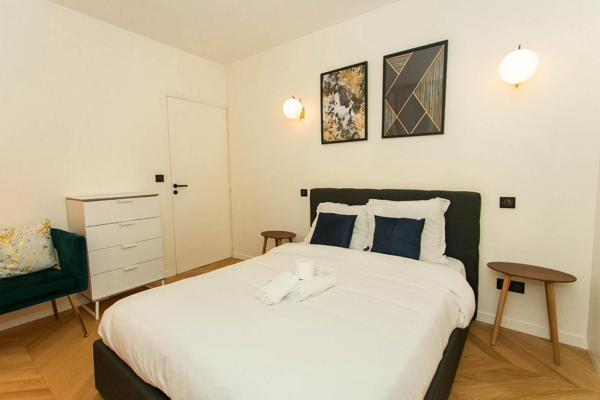 Haussmann - 2Br Near Champs-Elysees - Cityapartmentstay Paris Exteriör bild